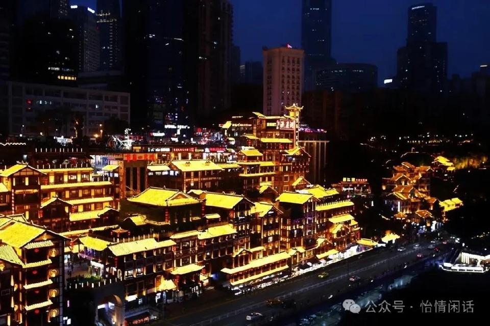 【白蛇舞动】小除夕坐西渝高铁至重庆：文/马德武（发于重庆）