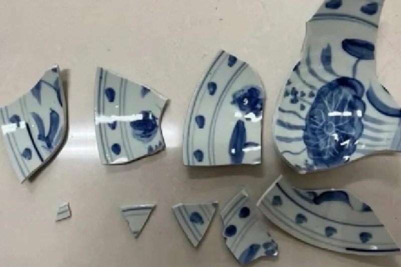 龙凤河边拣碎瓷2_副本