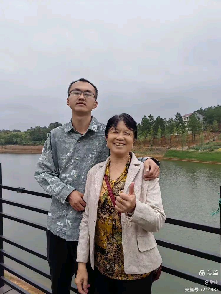《怀念缓慢时光》实力诗人/马玖/金牌主播/山谷幽兰。