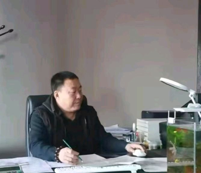 雪地相依（外二首）  吴耀武（辽宁抚顺）‖ 东方《品语亭》诗社
