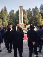 河南洛宁：家乡干群祭拜先李翔梧