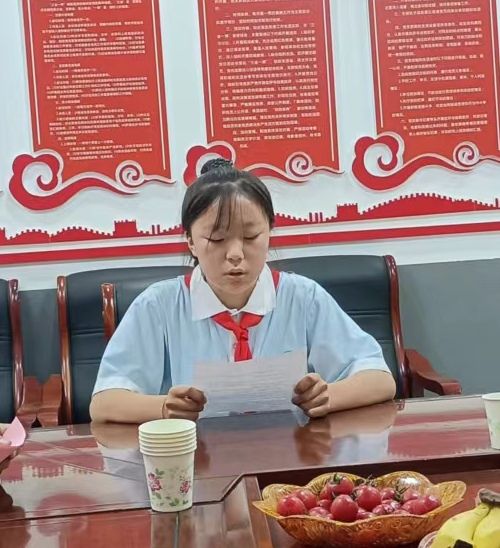 简篇-温馨退休座谈会 浓浓情意暖人心