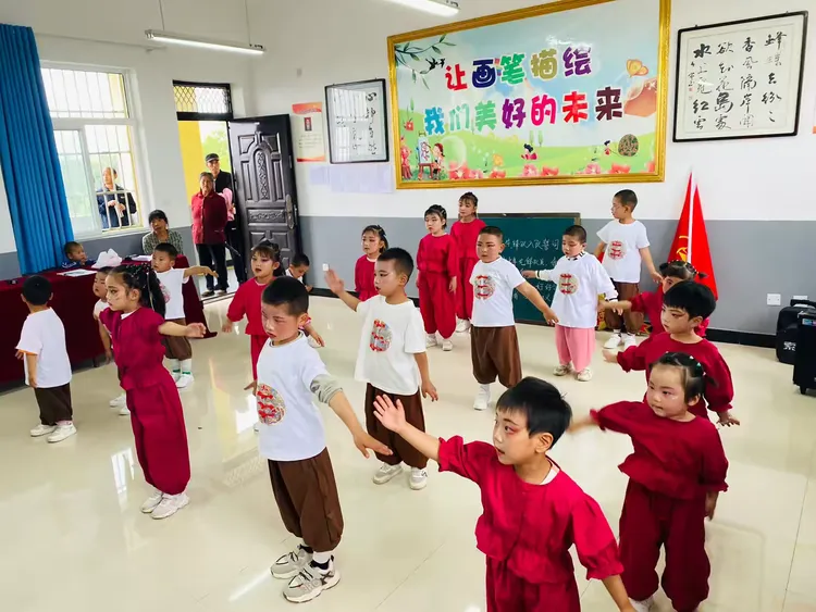 简篇-童心向党,快乐成长——永丰镇李塬小学“六一”文艺汇演
