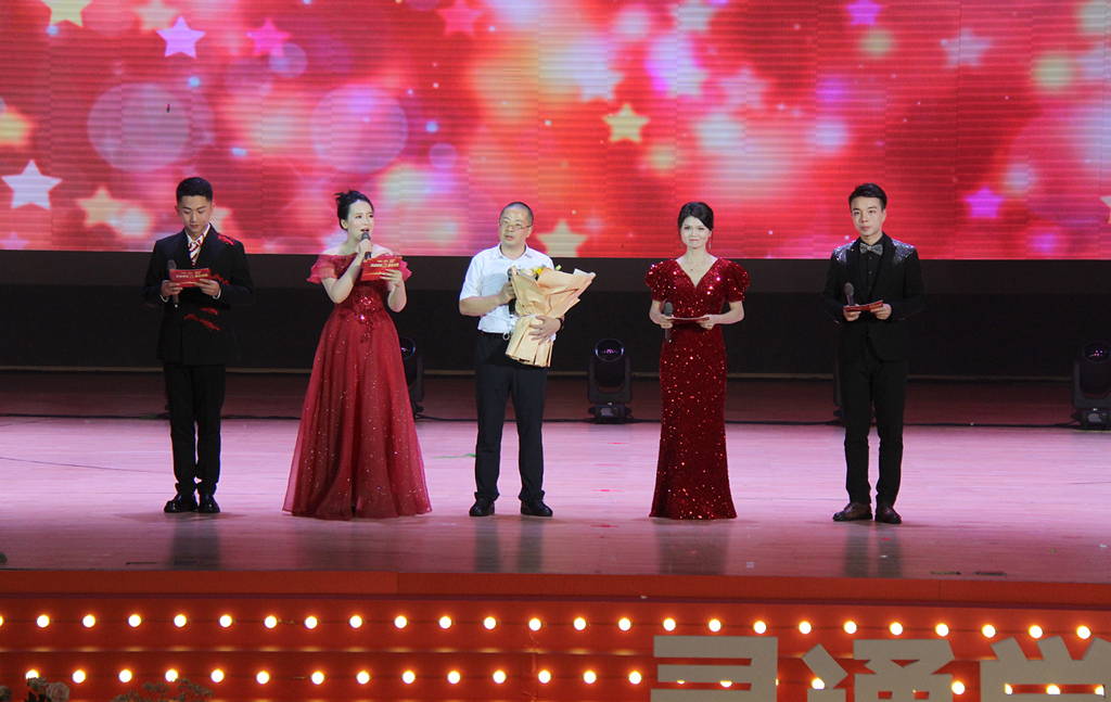 我的灵通,我的家--灵通学校25周年庆典隆重举行(图47) IMG_0490_副本_副本.jpg