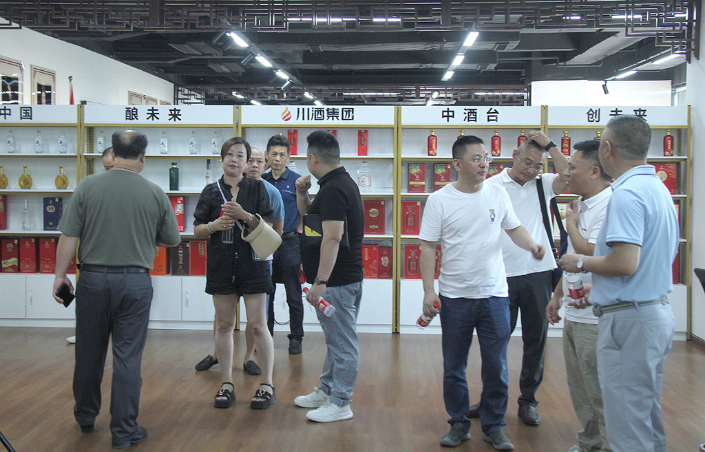 泸顺 1927 品牌酒全国市场启动大会隆重召开(图4) IMG_2860_副本_副本.jpg