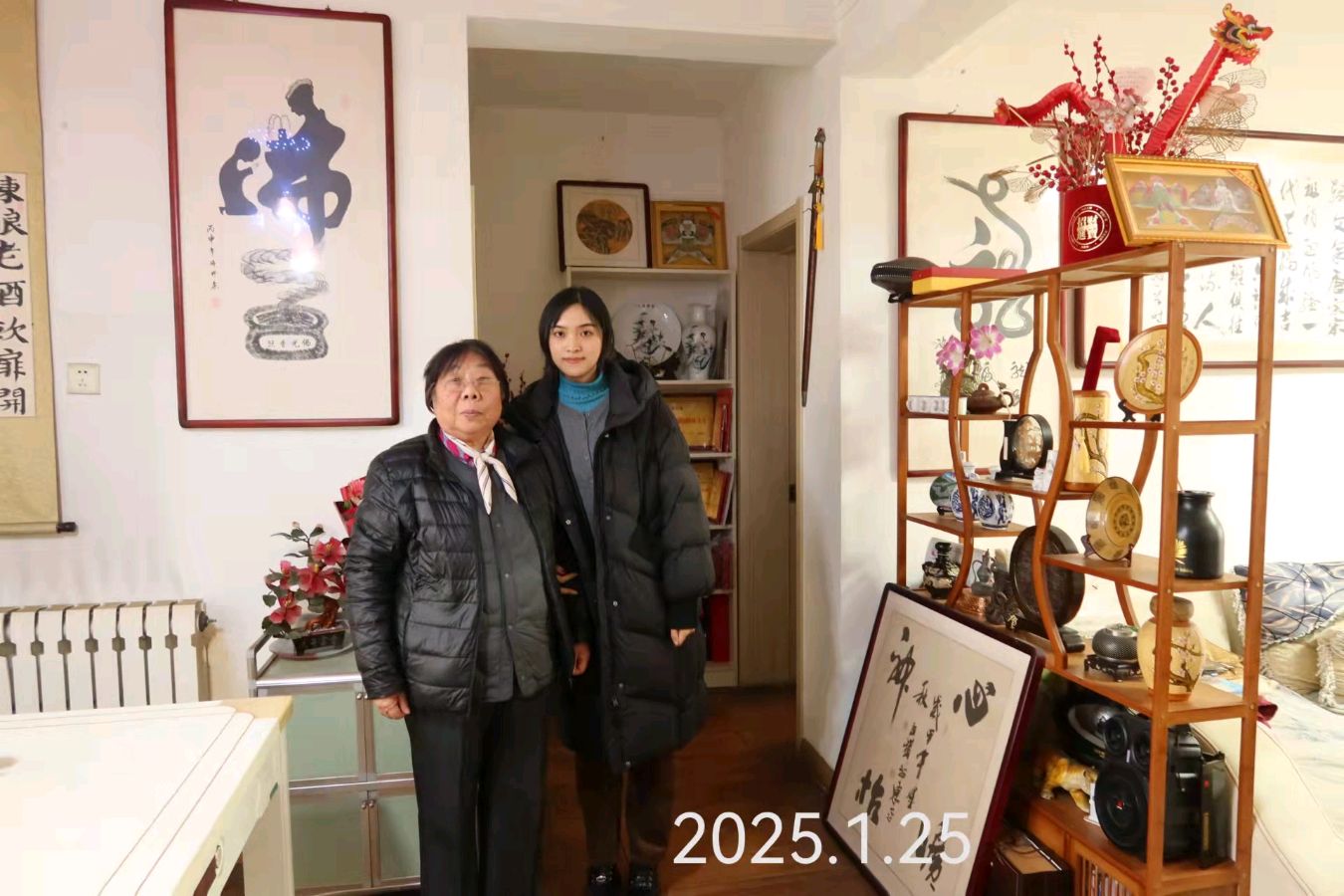 泰安市知名音乐人陈茹老师2025年1月25日下午2：30至4：00时分，接受北大研一学生刘子卓（东平籍）的采访，探讨有关音乐文化方面的传承及词曲创作事宜。