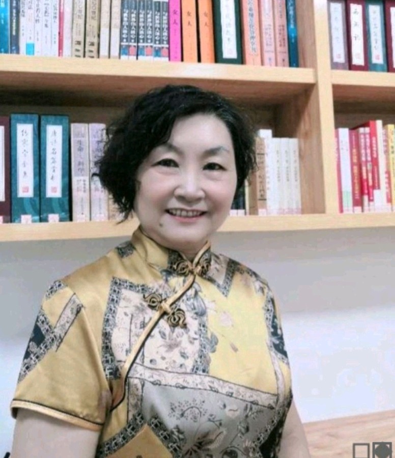 请欣赏《过年最好的印像》作者/朱俊  主播/开心果  编辑/祥云【中国长江文学社】有声文学平台【第11841期】