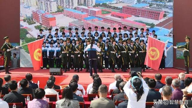 沧州渤海院校成功举办教育教学成果展暨李炳天将军诗•歌演唱会