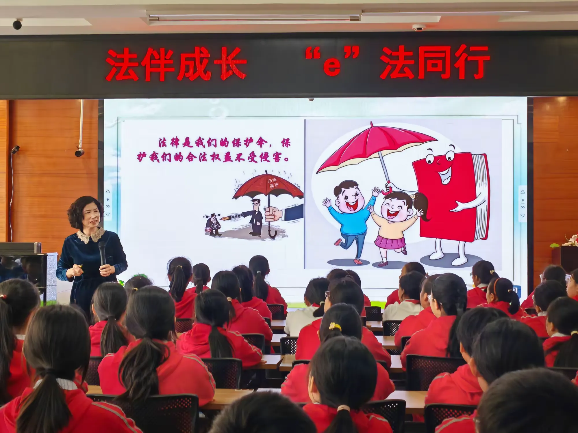 简篇-“小法庭”点燃青少年学法热情
