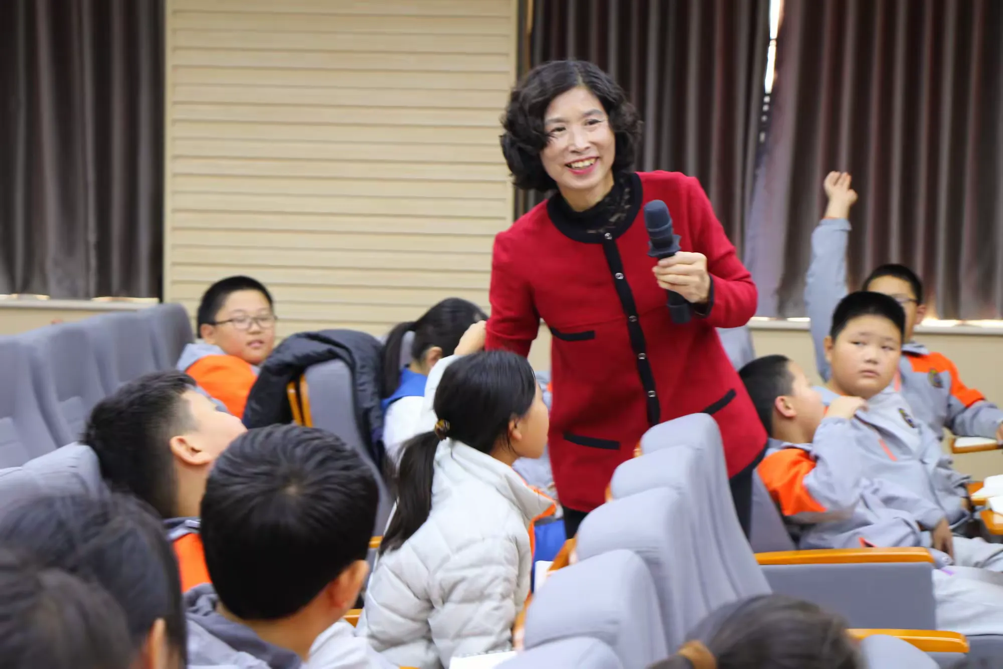 简篇-“小法庭”点燃青少年学法热情