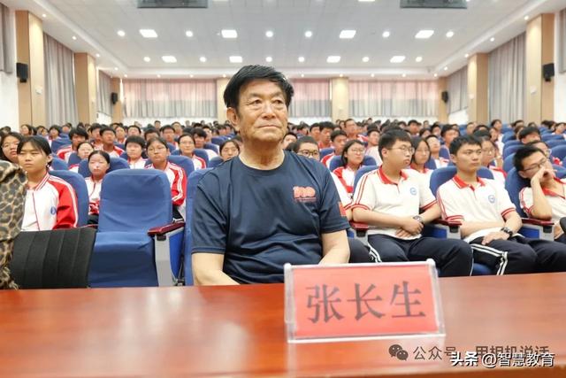 李炳天将军思政课走进盐山中学