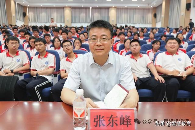 李炳天将军思政课走进盐山中学