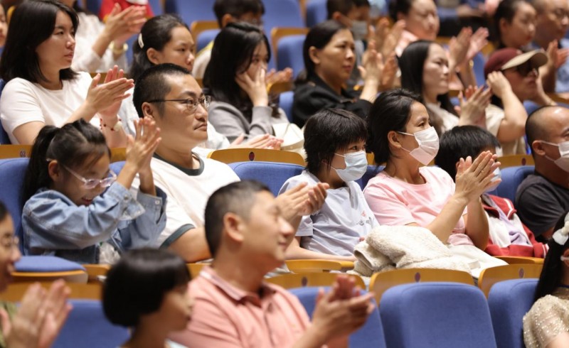 青年钢琴家李昕昱2025全国巡演完美收官