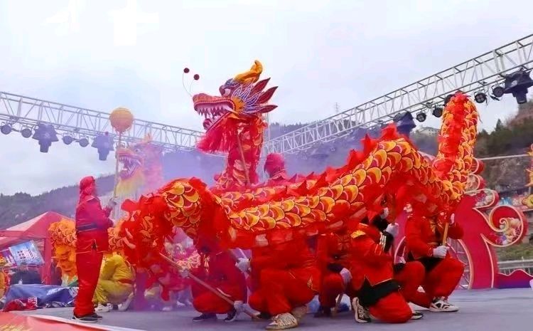 七律   新年丁财旺文/南山翁