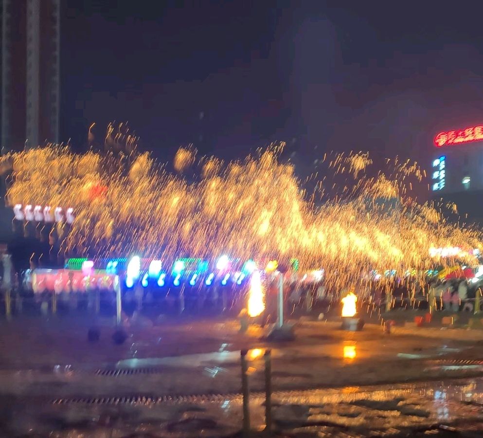 【名家风采】元宵夜叙怀（外二首）//文/风华依旧//《诗烟雨》征稿……
