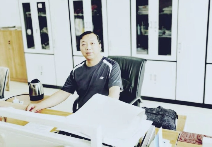 烛光燃尽育英才•人类灵魂的工程師