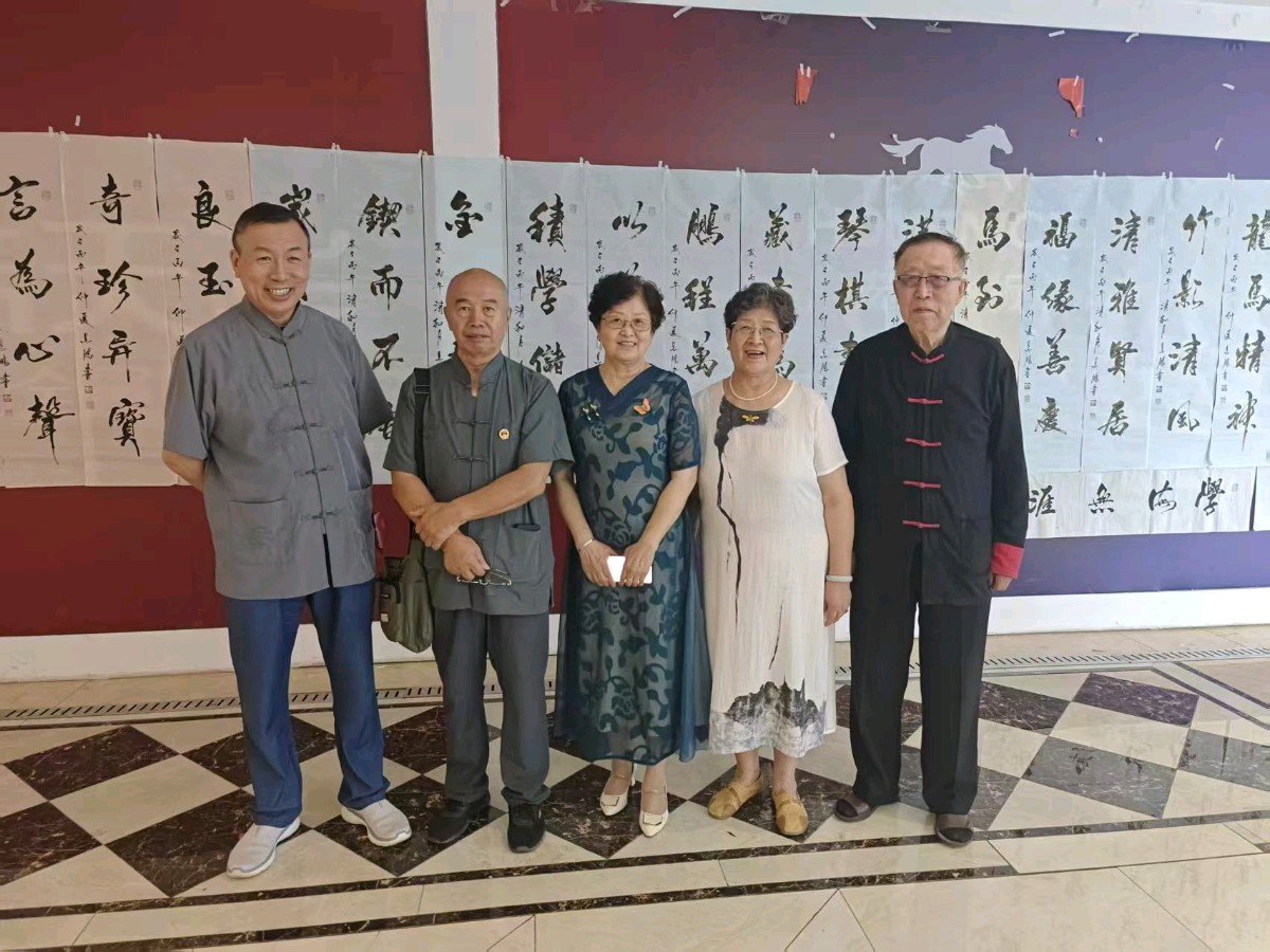 刘殿祥《墨韵抒怀，德艺流芳》——观呂鹏先生书法展有感  诵读：赢赢（郭伟）