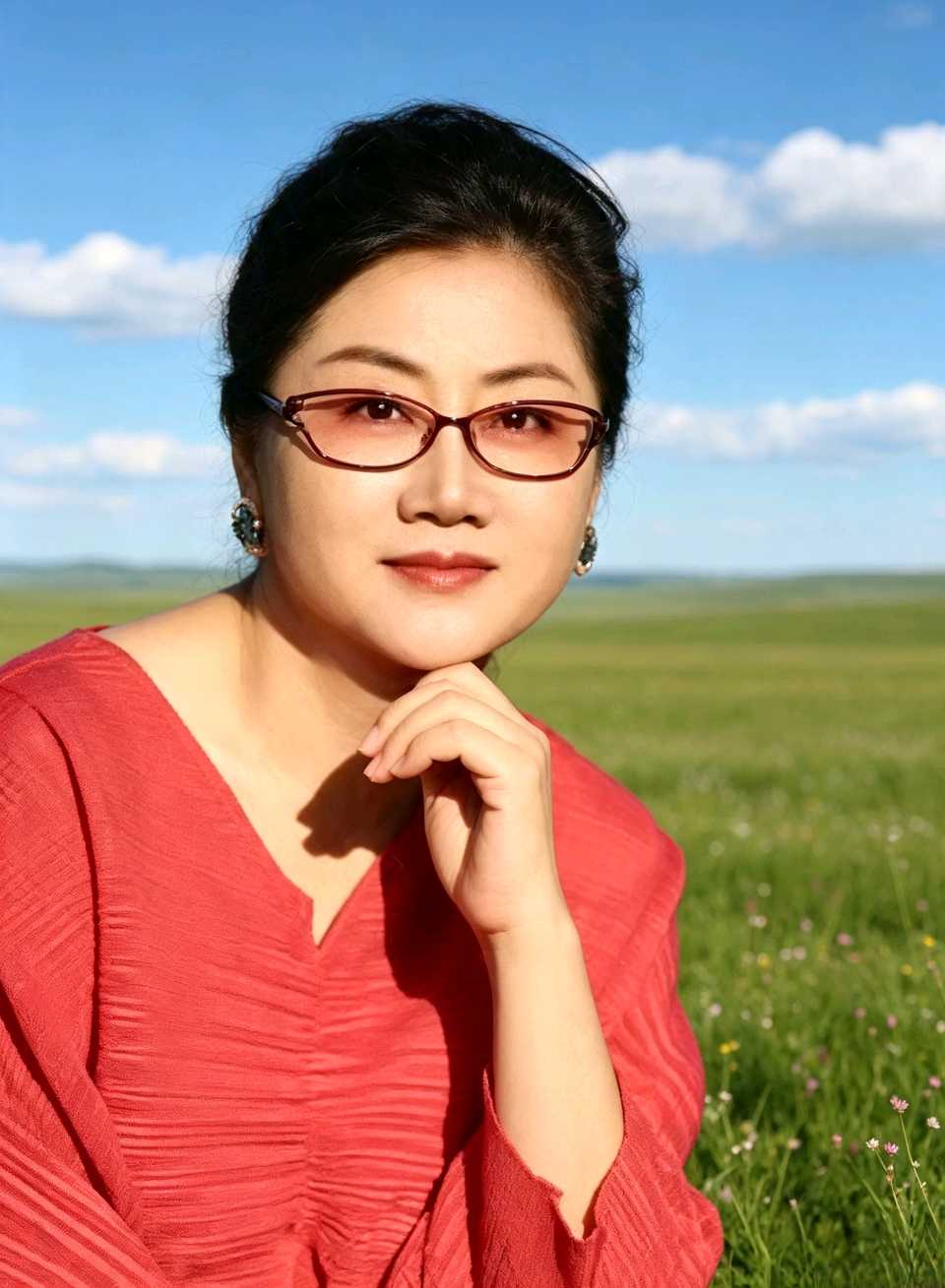 诗人 中华诗经阁副总编兼陕西分社社长惠玲玲赋诗并朗诵  遥祝陕西女子诗社杨莹社长秋天快乐