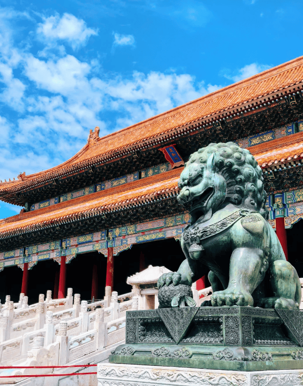 【中国雨巷文学社】北京头条 第3873期 现代诗《史书的沉沦》作者：杨永椿 - 新疆