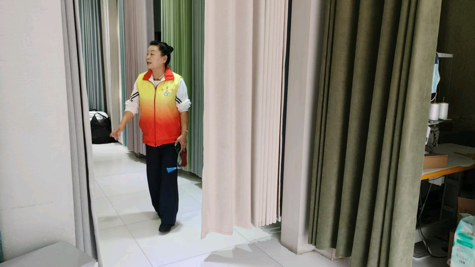 走访市场察实情 真情交流助发展