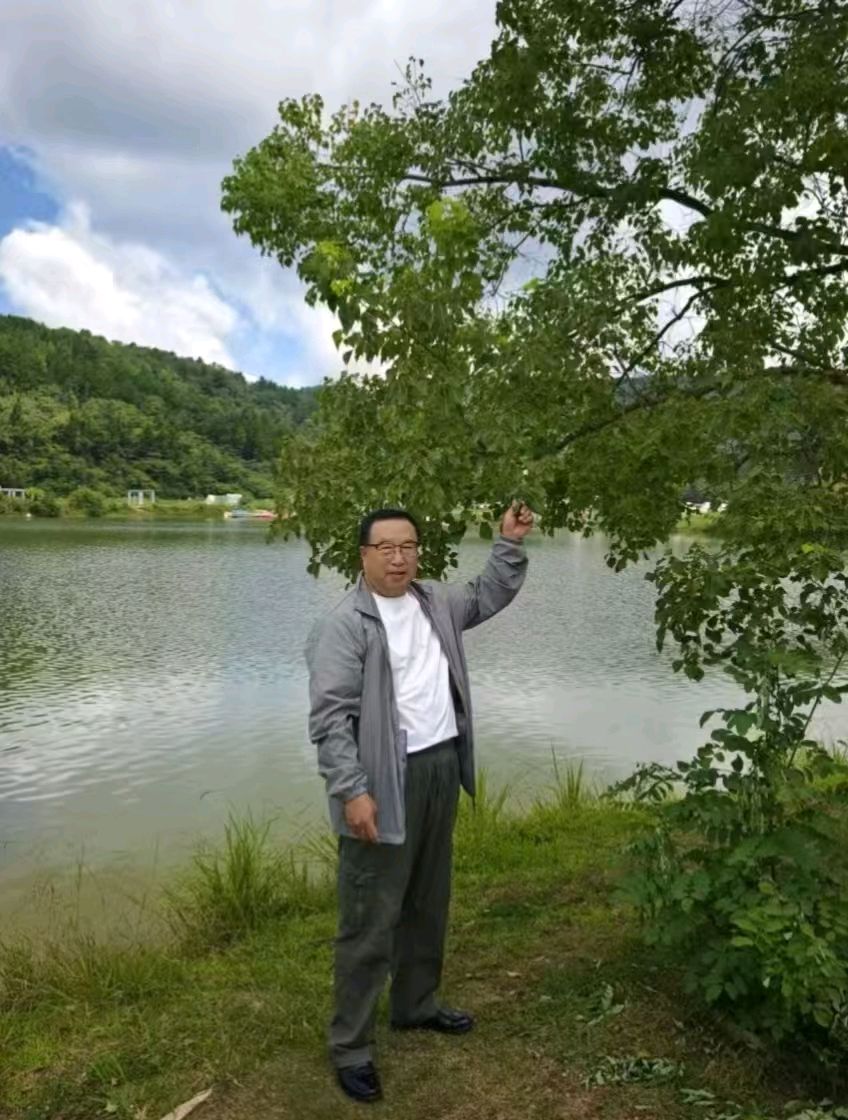 【中•诗•龙•社】发布赵春和新诗《爱国是作为》