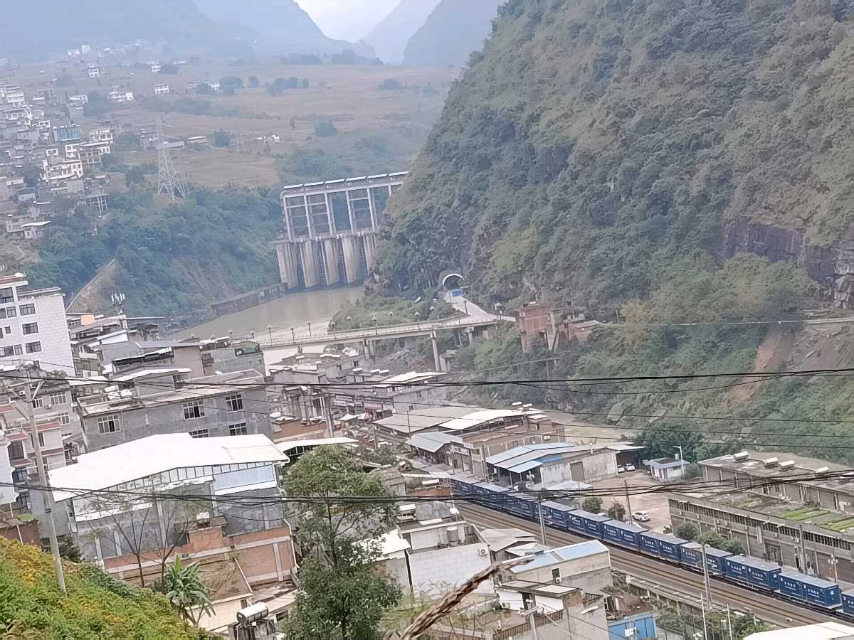 《内昆铁路赋》