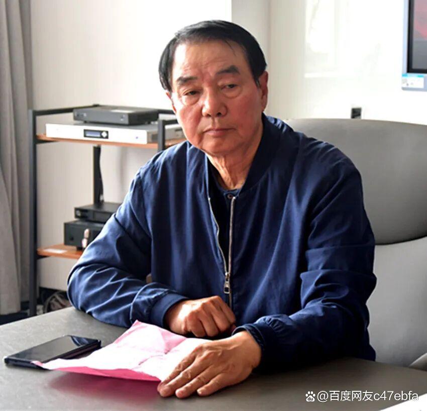 徐太生书法作品集《笔书时代，墨韵华章》赠书仪式在峰峰文化馆隆重举行