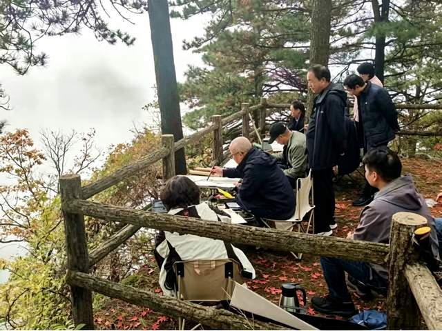 南阳市内乡：名家走进宝天曼 笔墨礼赞生态美