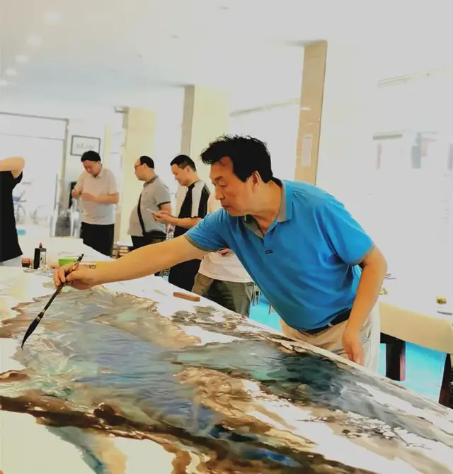 吴大华《享誉海内外的中华艺术传播者》